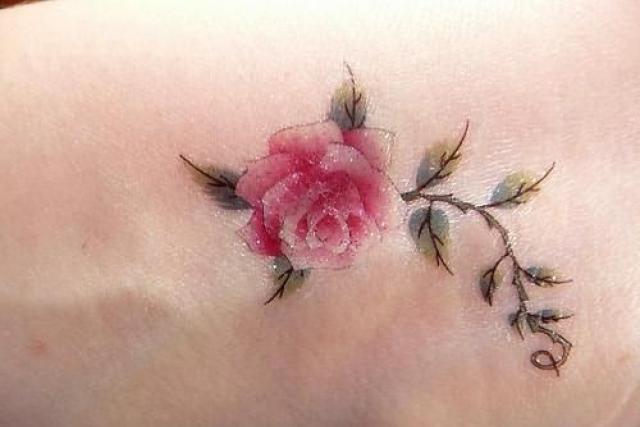 Роза — необычная татуировка