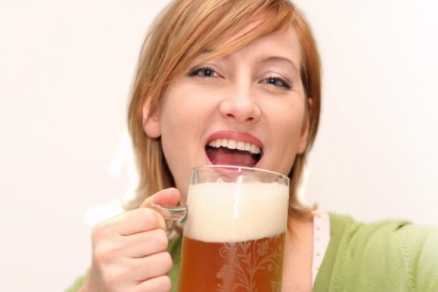 Как влияет пиво на организм женщины