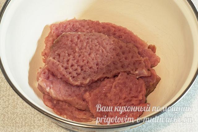 Как запечь мясо с картофелем в духовке